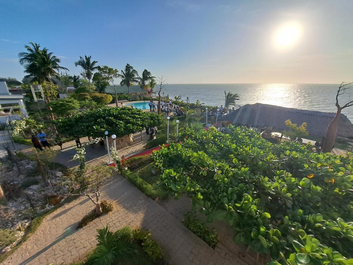 Aux 2 Metis Hotel Toliara Buitenkant foto