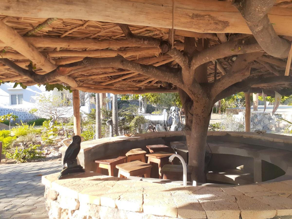 Aux 2 Metis Hotel Toliara Buitenkant foto