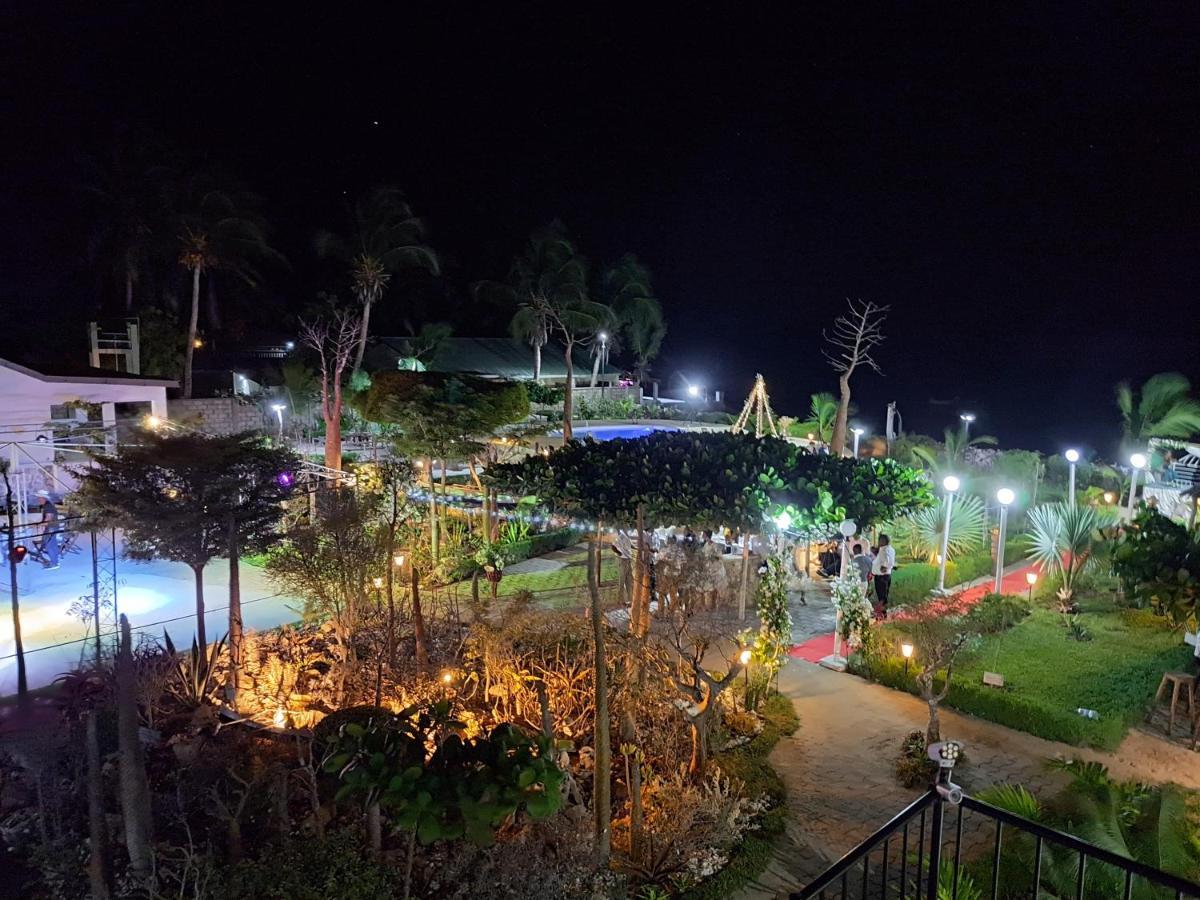 Aux 2 Metis Hotel Toliara Buitenkant foto