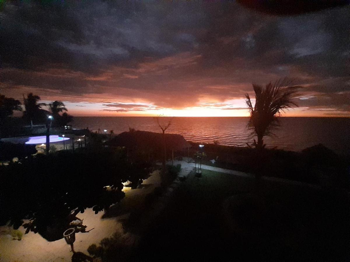 Aux 2 Metis Hotel Toliara Buitenkant foto