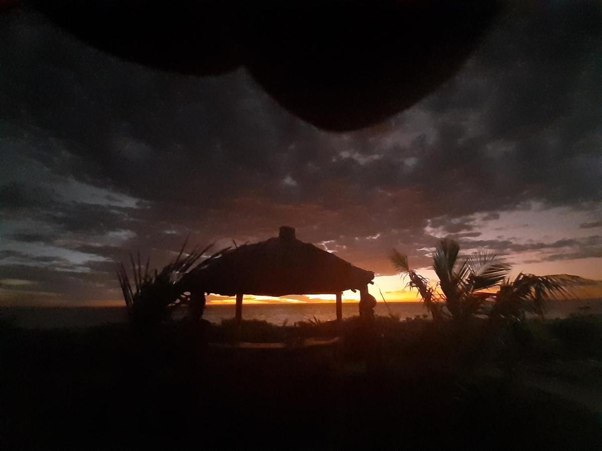 Aux 2 Metis Hotel Toliara Buitenkant foto