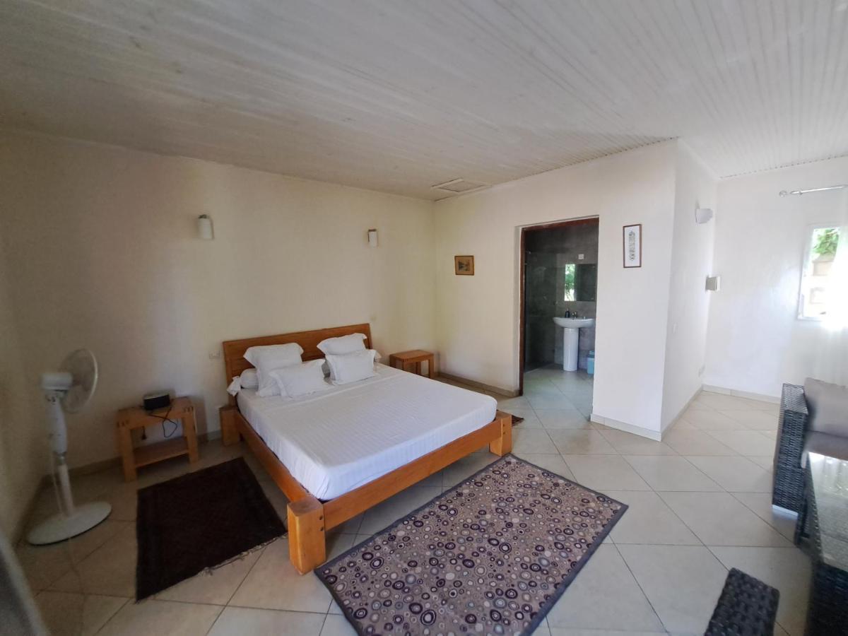 Aux 2 Metis Hotel Toliara Buitenkant foto