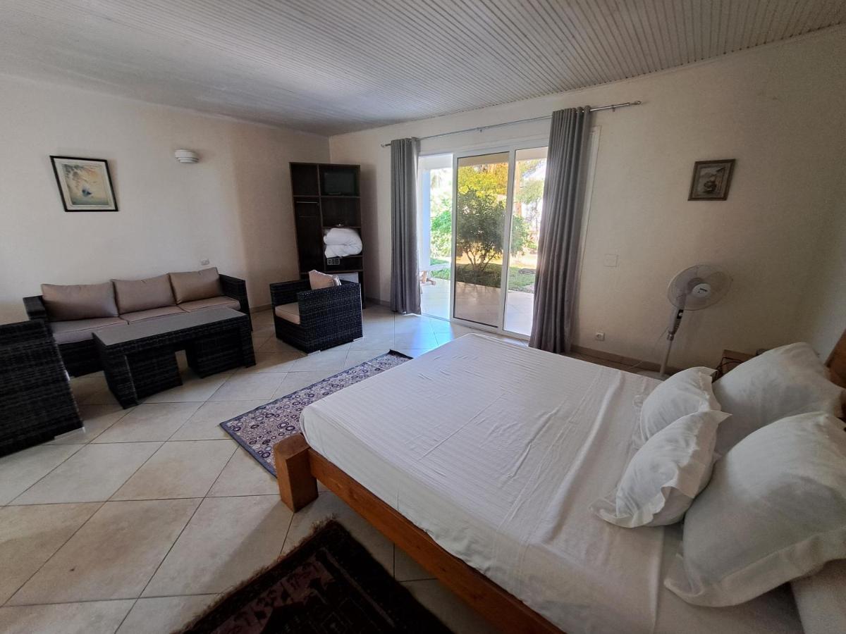 Aux 2 Metis Hotel Toliara Buitenkant foto